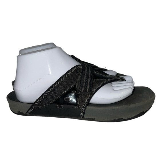 Earth Women's Sandals Size 9B Black Leather Upper Thong Arch Support Slip On - Picture 1 of 12